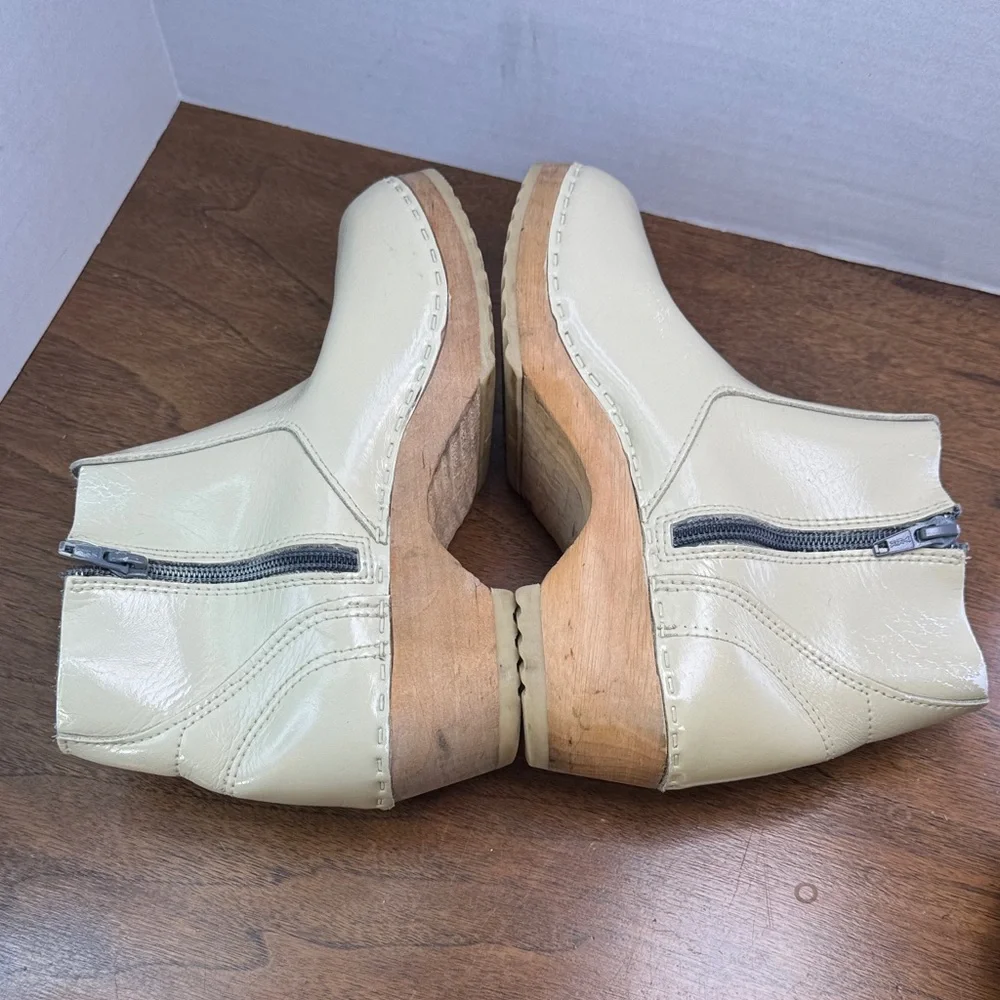 Hanna Andersson? Cream Patent Leather Wood Booties Boots, sz 36